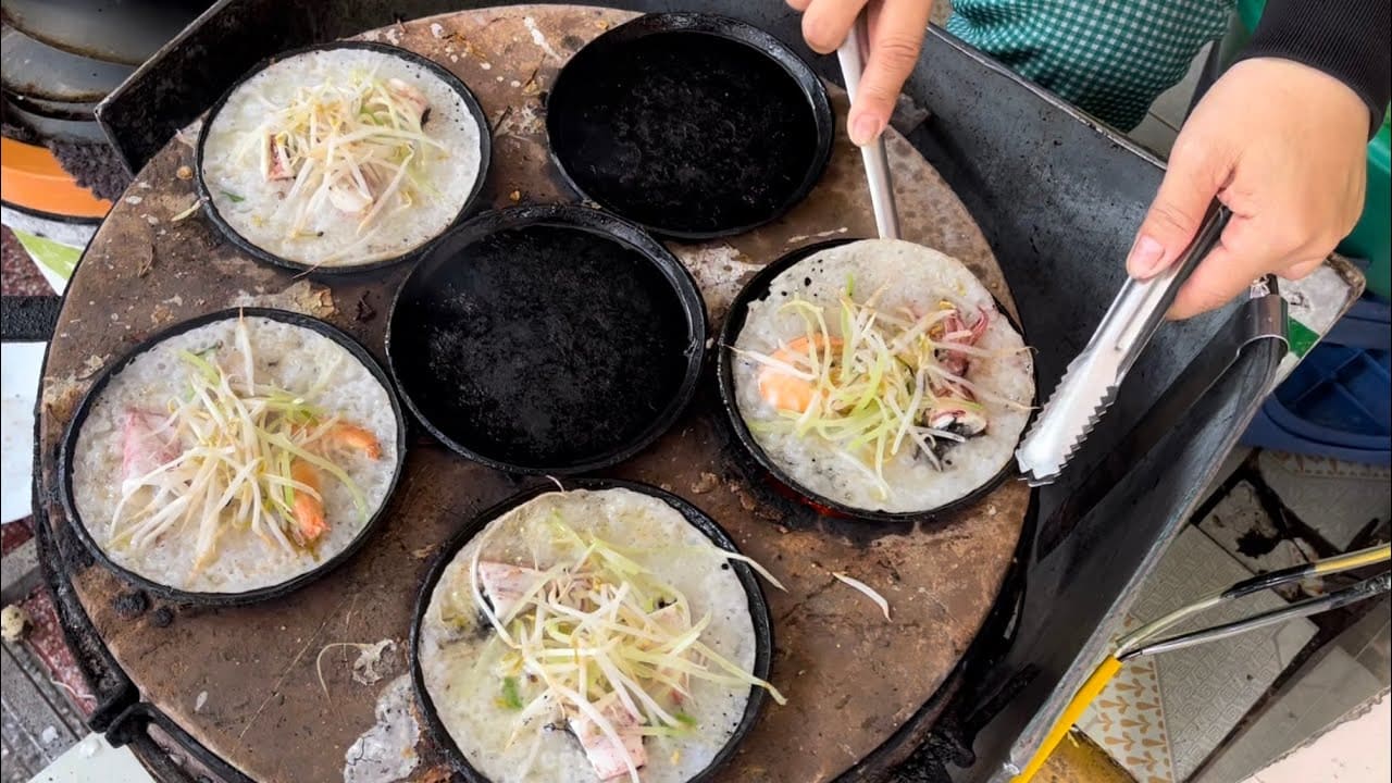 Bánh xèo Nha Trang bằng bột gạo trắng